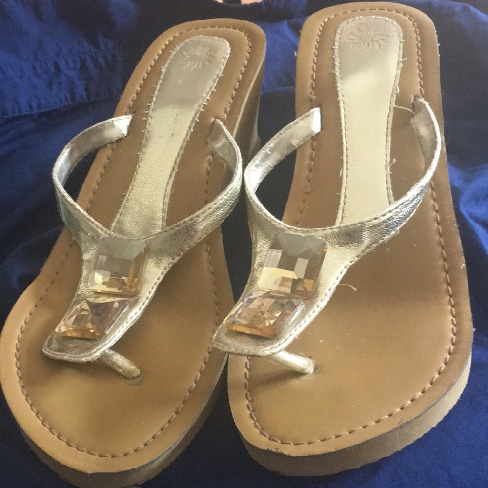 Shoes - Picture 2 of 7